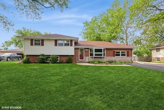 25W251 Highview Dr, Naperville, IL 60563