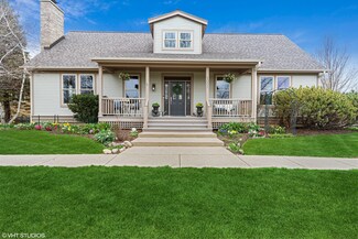 1001 Shootingstar Rd, Grayslake, IL 60030