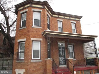 561 Walnut St, Camden, NJ 08103