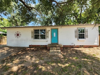 712 N Reagan St, Frankston, TX 75763