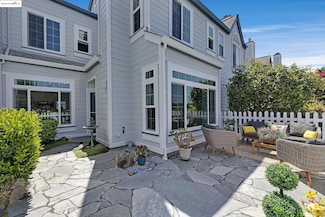 408 Commodore Dr, Richmond, CA 94804