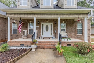 1517 Garrett Landen Dr, Clover, SC 29710