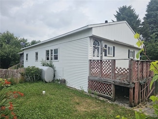 8137 Grant Avenue Rd, Weedsport, NY 13166