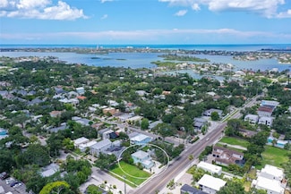 1738 Siesta Dr, Sarasota, FL 34239