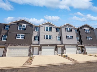 276 Red Oak Ln, Westover, WV 26501