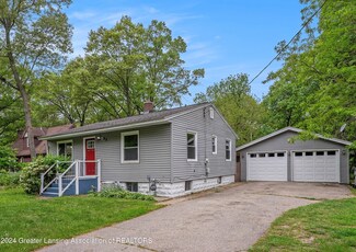 52 S Division Ave, Holland, MI 49424