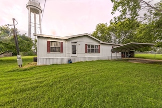 110 N 2nd W, Mount Calm, TX 76673