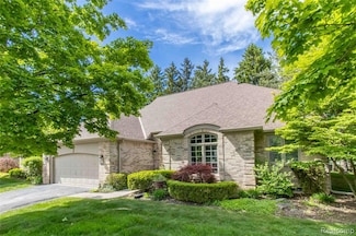 22170 Orchard Way Unit 40, Beverly Hills, MI 48025