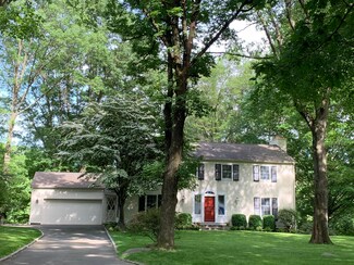 25 Harkim Rd, Greenwich, CT 06831