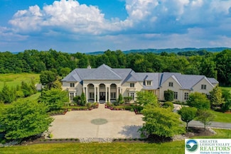 5044 Vera Cruz Rd, Center Valley, PA 18034