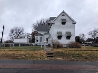 8915 S Grand Ave, Saint Louis, MO 63125