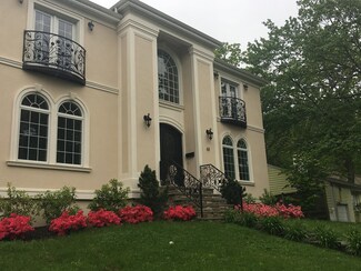 63 Botsford Rd, Chestnut Hill, MA 02467