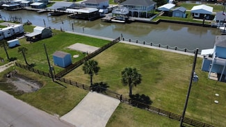 1297 N Crystal Beach Rd, Bolivar Peninsula, TX 77650