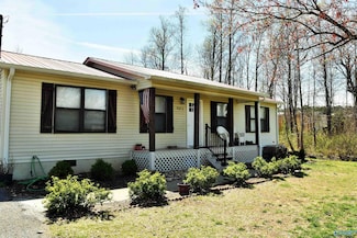 2020 Ridge Crest Dr, Guntersville, AL 35976