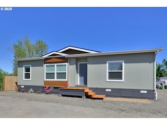 490 Moffit Ln, Springfield, OR 97477
