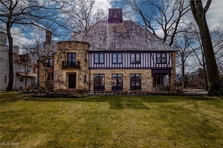2638 Fairmount Blvd, Cleveland, OH 44106