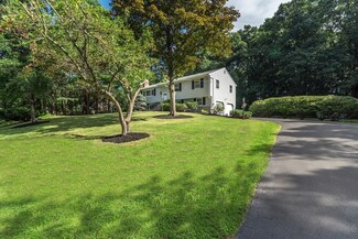 15 Glenmeadow Rd, Andover, MA 01810