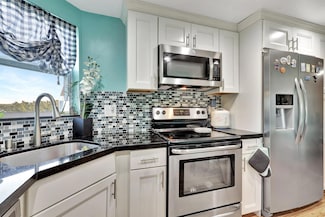 3524 Via Poinciana Unit 603, Lake Worth, FL 33467