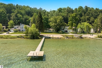 1765 S Shore E Unit E, Frankfort, MI 49635