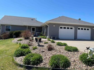 5788 W 85th St, Kearney, NE 68845
