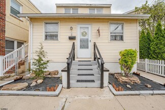 13 S Washington Ave, Margate City, NJ 08402
