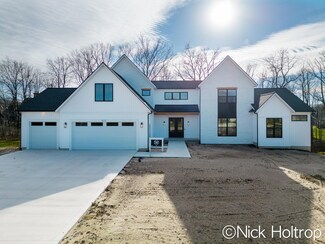 472 Stonehenge Dr SW, Grandville, MI 49418