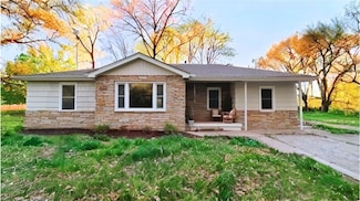 3304 S Outer Belt Rd, Oak Grove, MO 64075