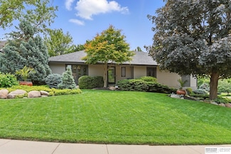 14941 Hawthorne Ave, Omaha, NE 68154