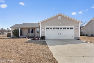 115 Wheaton Dr, Richlands, NC 28574