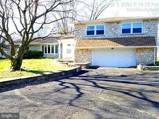 2070 Washington Ln Unit 7, Jenkintown, PA 19046