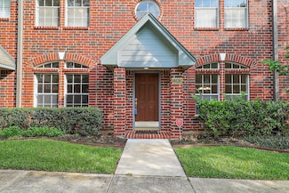 1383 El Camino Village Dr, Houston, TX 77058