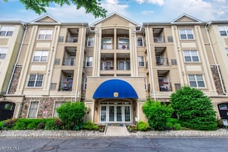 8203 Harcourt Rd, Clifton, NJ 07013