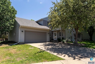 3115 E Bragstad Dr, Sioux Falls, SD 57103