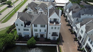 9941 Woodwind Ln N, Houston, TX 77025