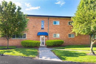 1742 Wagar Rd Unit 204B, Rocky River, OH 44116