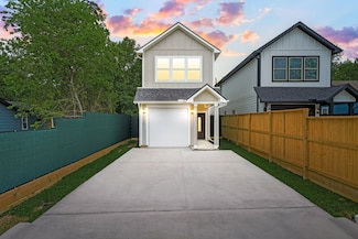335 Todd St, Tomball, TX 77375