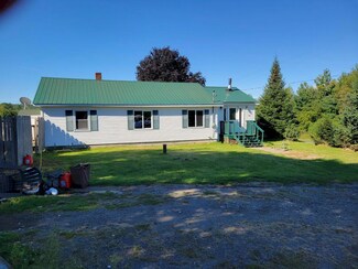 864 Mercer Rd, Mercer, ME 04957