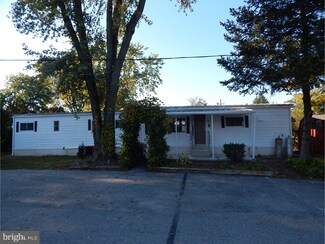 6 Mockingbird Ln, Phoenixville, PA 19460