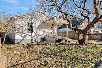 2212 N Kellett Ave, Springfield, MO 65803