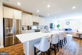 13517 Sayward Blvd Unit 80, Herndon, VA 20171