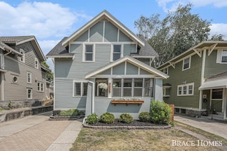 1035 Fountain St NE, Grand Rapids, MI 49503