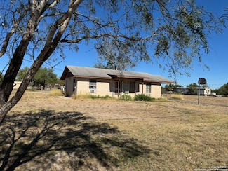 1144 Westward Trail, Uvalde, TX 78801
