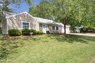2189 The Woods Dr E, Jacksonville, FL 32246