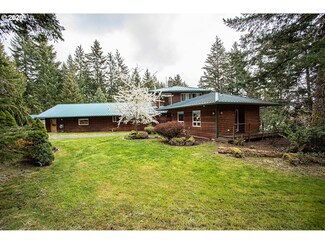 2121 Loop Rd, Stevenson, WA 98648