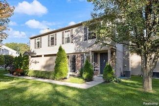 180 Pine Tree Ridge Dr Unit 3, Waterford, MI 48327