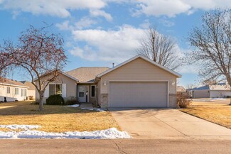 854 Willow View Ln, Waite Park, MN 56387
