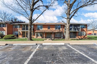 8724 Santa Bella Dr Unit G, Hazelwood, MO 63042