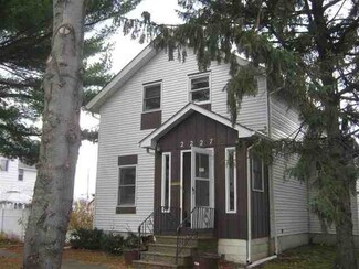 2227 W 3rd St, Davenport, IA 52802