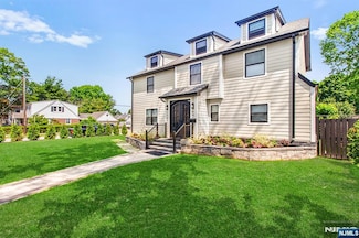 309 E Clinton Ave, Bergenfield, NJ 07621