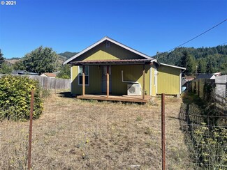 930 Ave C, Powers, OR 97466
